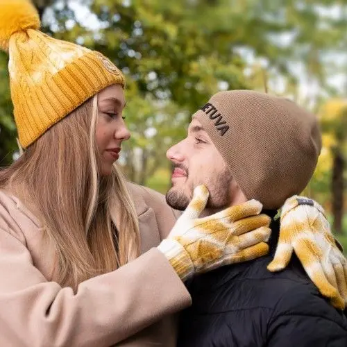 Unisex geltona žieminė kepurė LT Lietuva - Robin Ruth